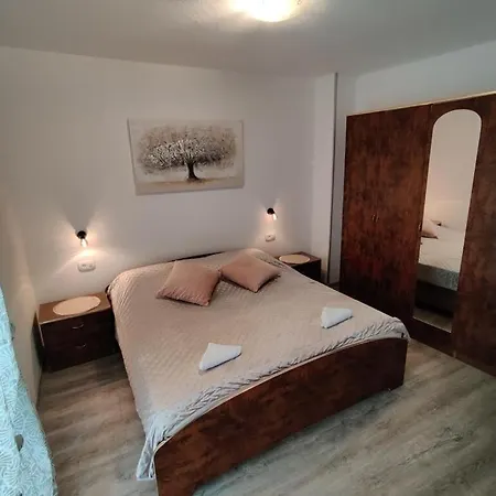 Niko Apartmán Biograd Na Moru